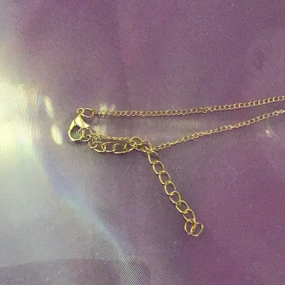 GOLD TONE BOW NECKLACE, never worn - Picture 3 of 4